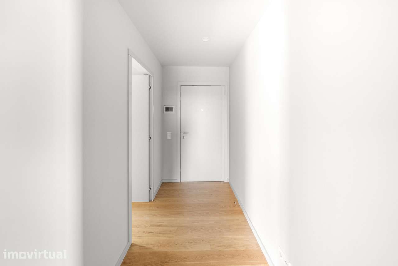 Apartamento T4 Premium com 2 Suítes e Segurança 24h - Grande imagem: 2/35