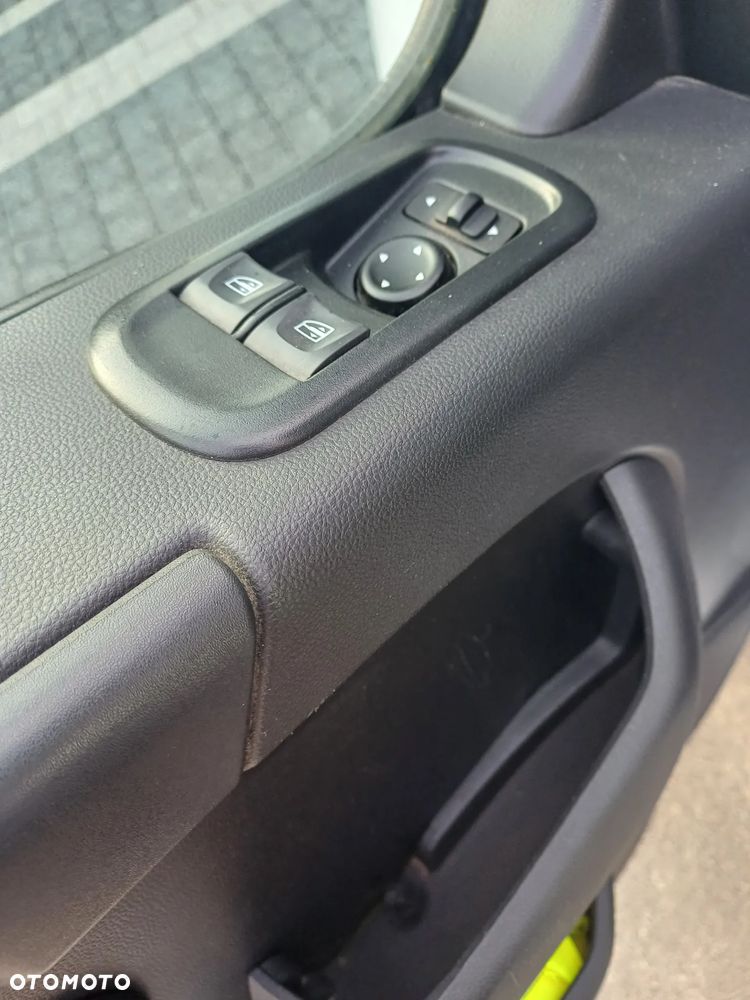 Nissan INTERSTAR - 18