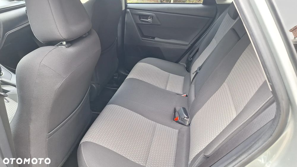 Toyota Auris - 14