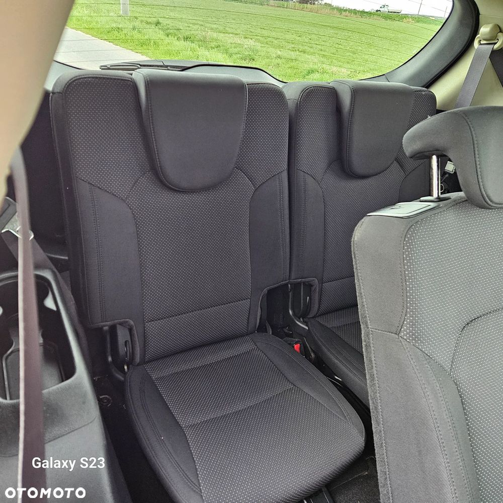 Kia Carens 1.7 CRDi 141 Dream Team Edition - 28