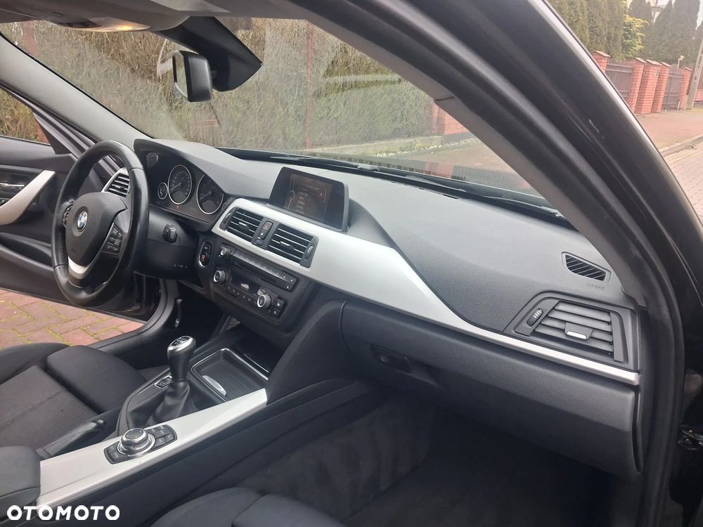 BMW Seria 3 318d Sport Line - 6