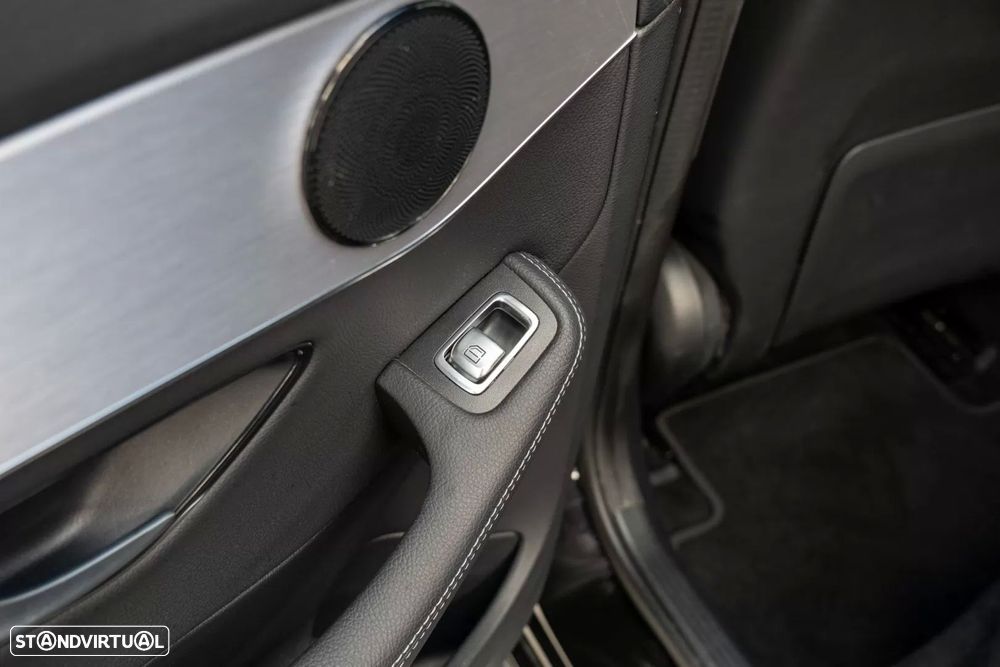 Mercedes-Benz C 300 e 9G-TRONIC Edition Avantgarde - 28