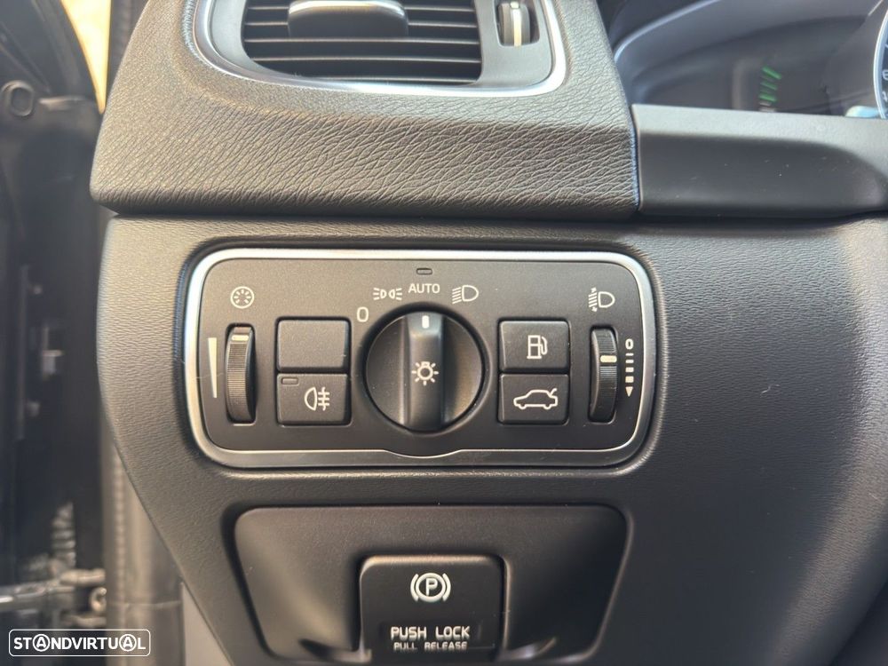 Volvo V60 1.6 D2 Momentum Eco - 11