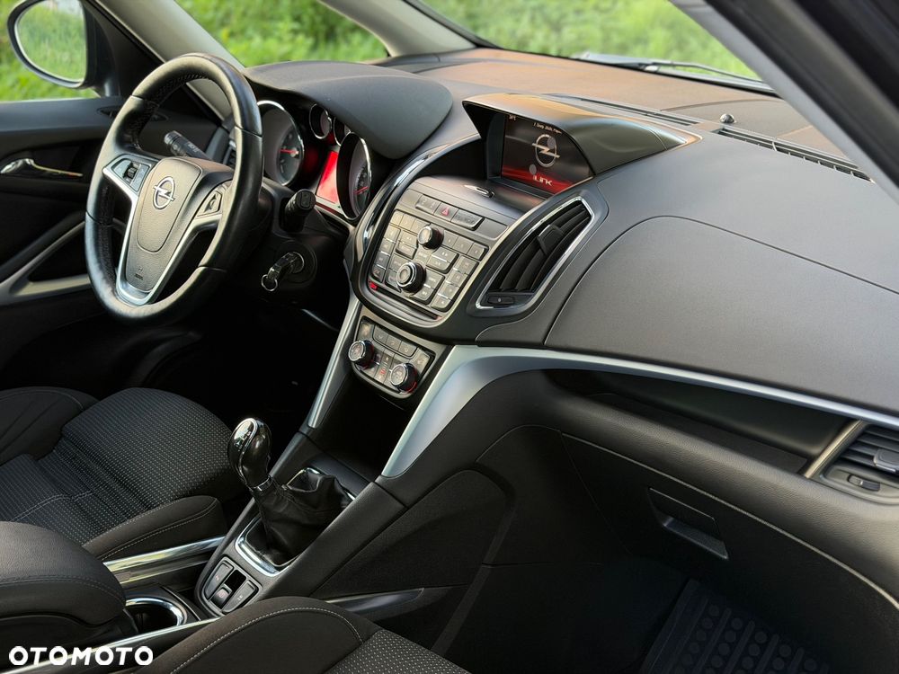 Opel Zafira 1.4 T Cosmo EcoFLEX S&S EU6 - 15
