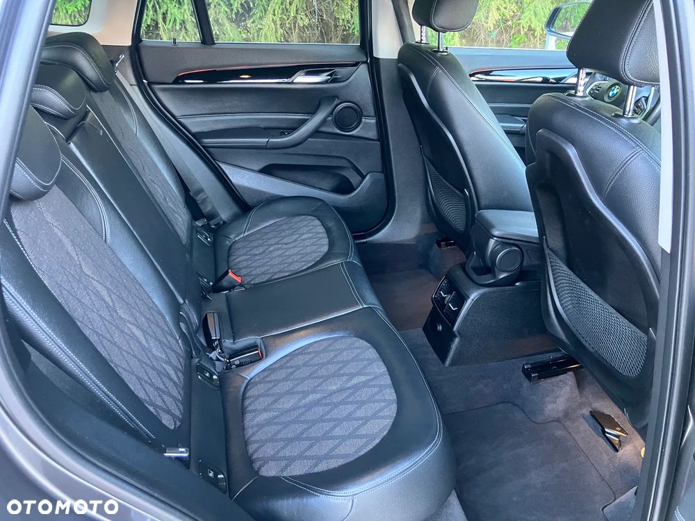 BMW X1 xDrive25d Sport Line - 35