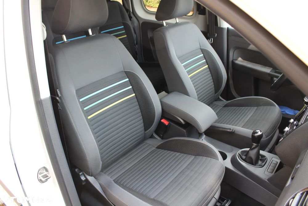 Volkswagen Caddy Trendline Mixt - 21