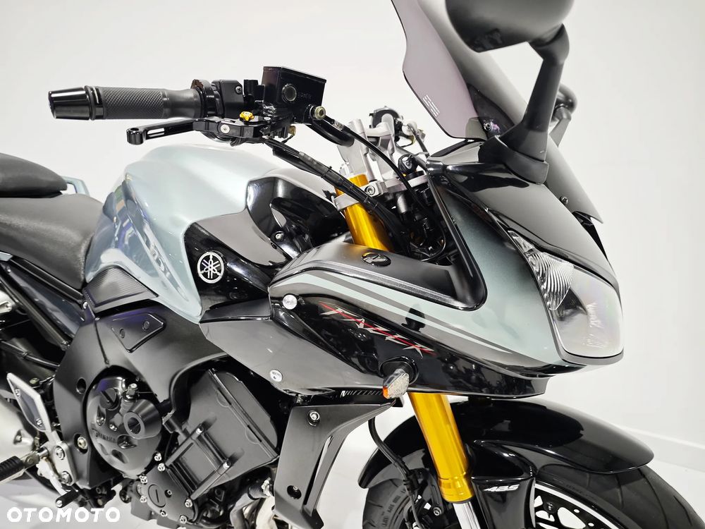 Yamaha FZ - 12