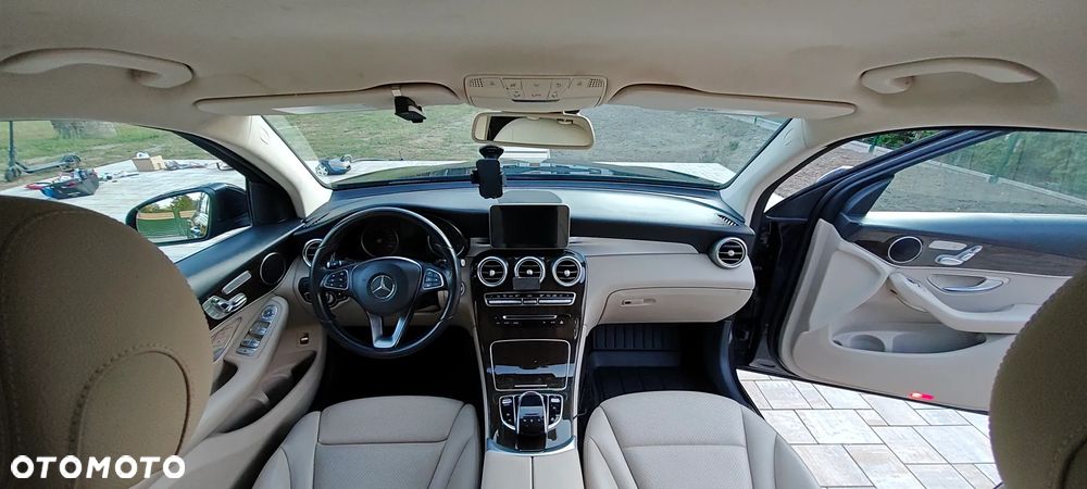 Mercedes-Benz GLC - 21