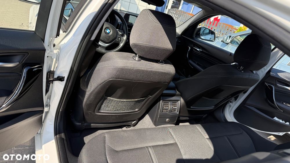BMW Seria 1 118i Sport Line - 37