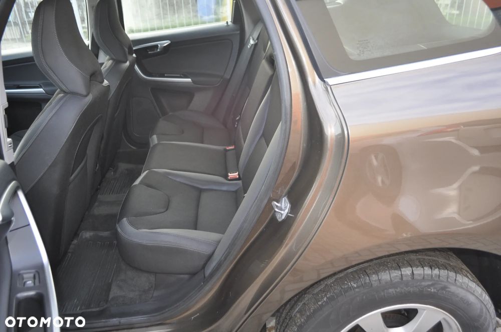 Volvo XC 60 D4 Drive-E R-Design Momentum - 9