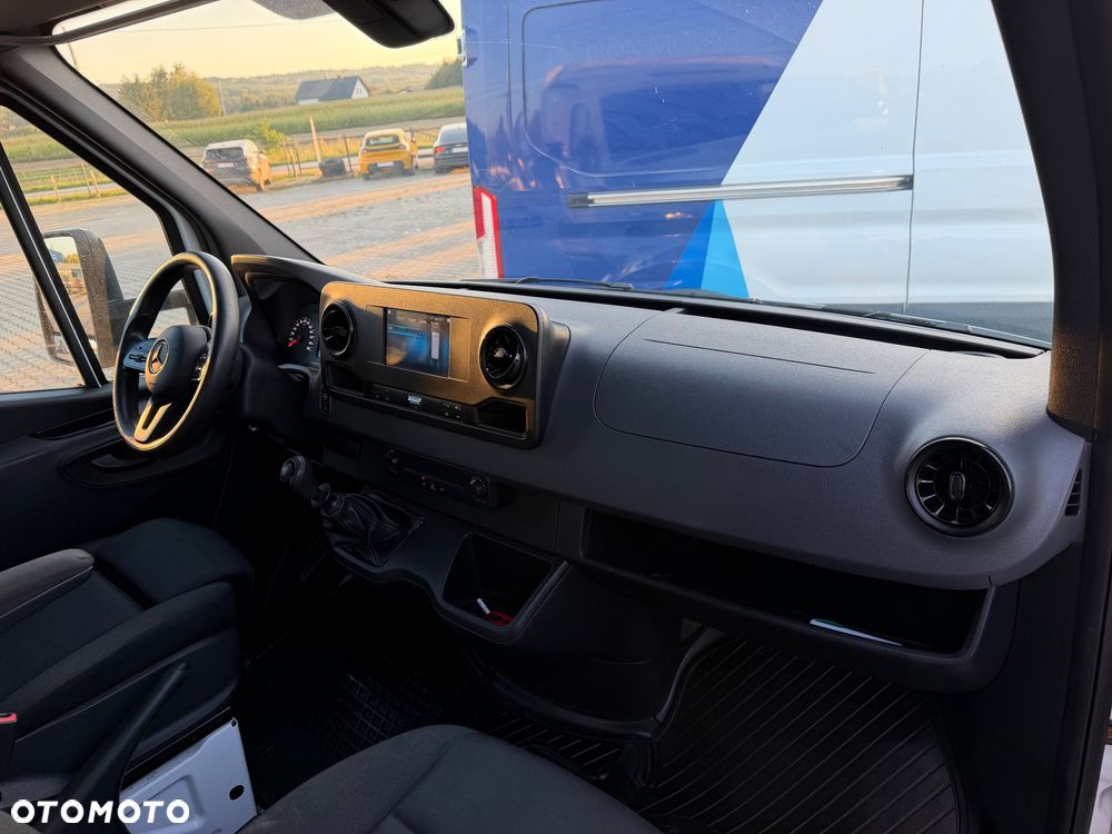 Mercedes-Benz SPRINTER - 23