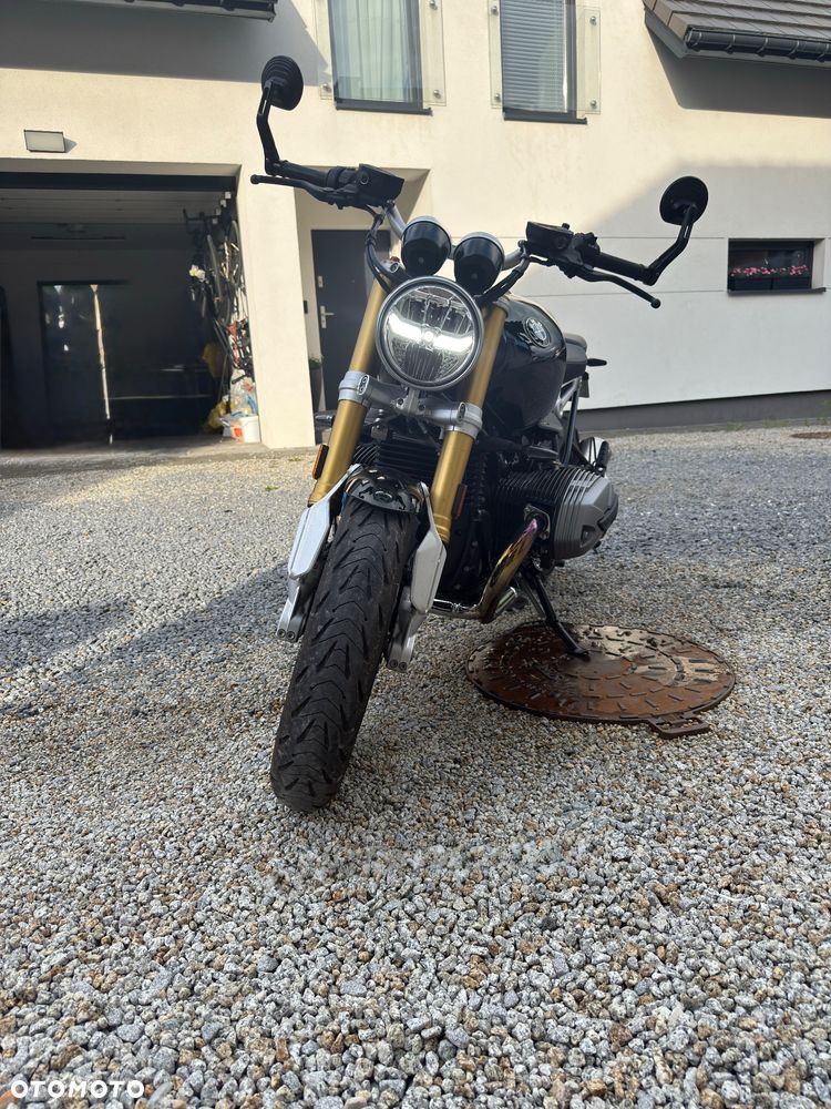 BMW R - 8