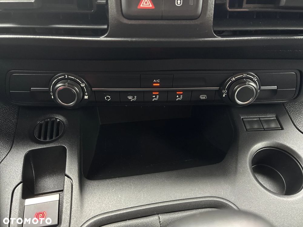 Toyota Proace City 1.2 D-4T 2,3t Active - 22