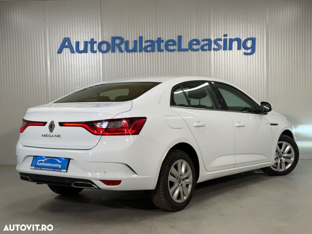 Renault Megane TCe EDC Zen - 4