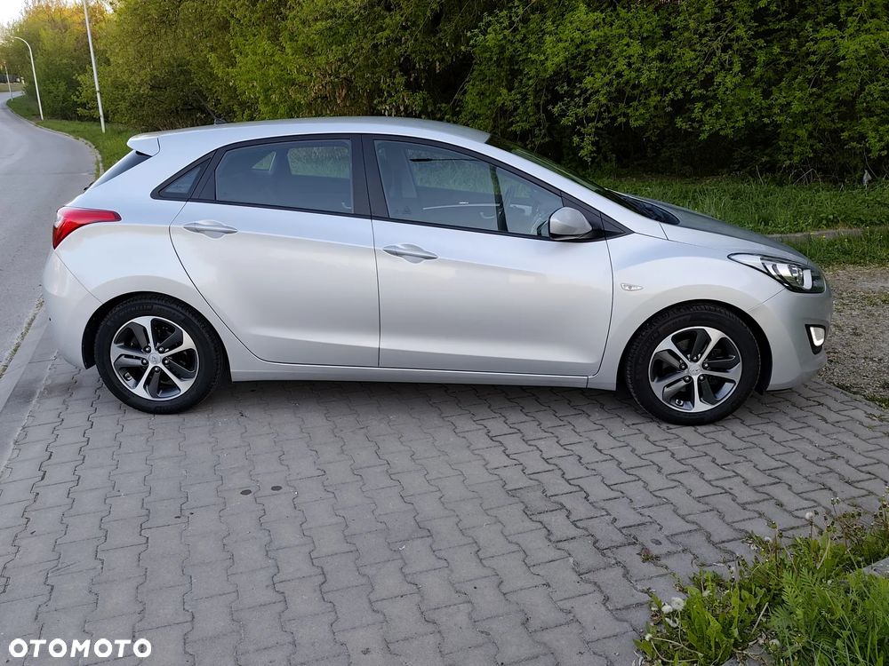 Hyundai i30 blue 1.4 Passion - 18