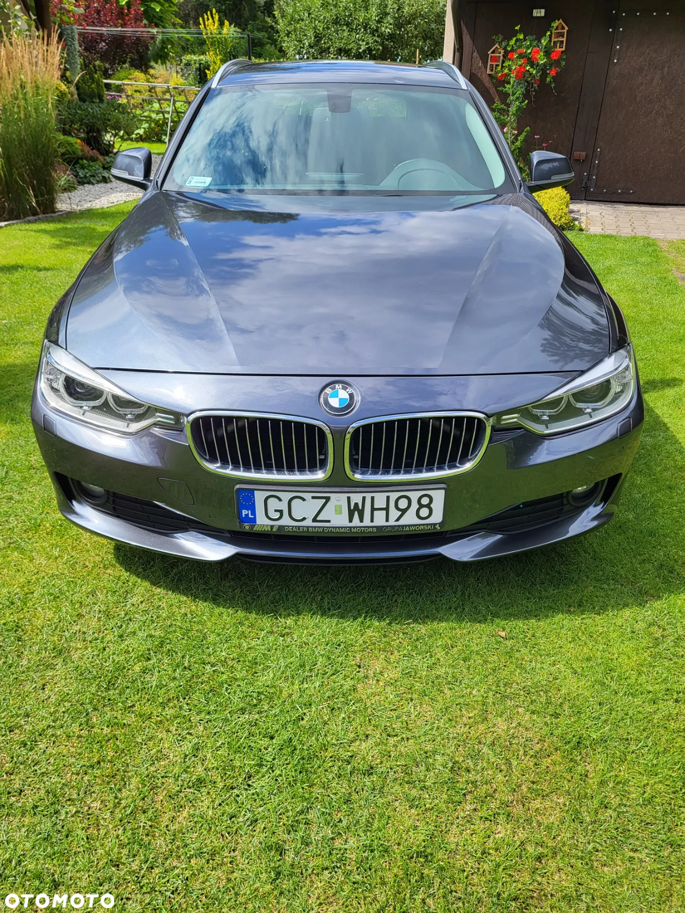 BMW Seria 3 318d Touring - 9