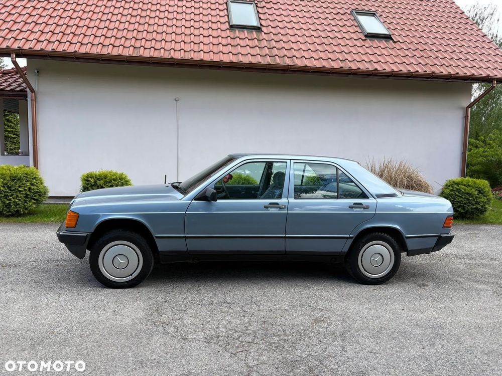 Mercedes-Benz W201 (190) - 6