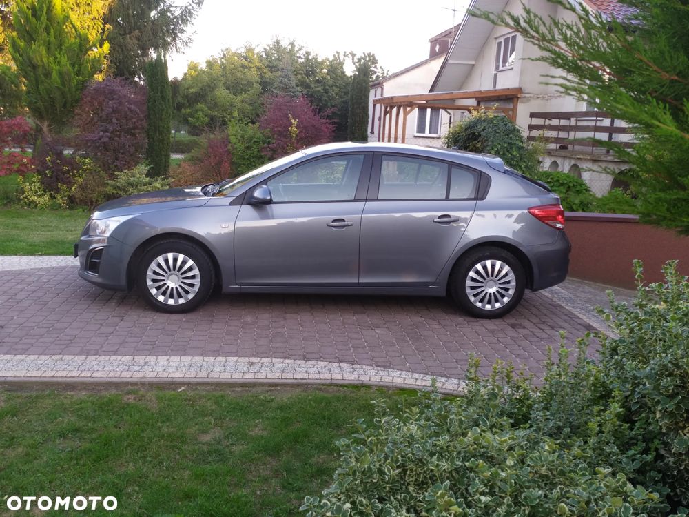 Chevrolet Cruze - 16