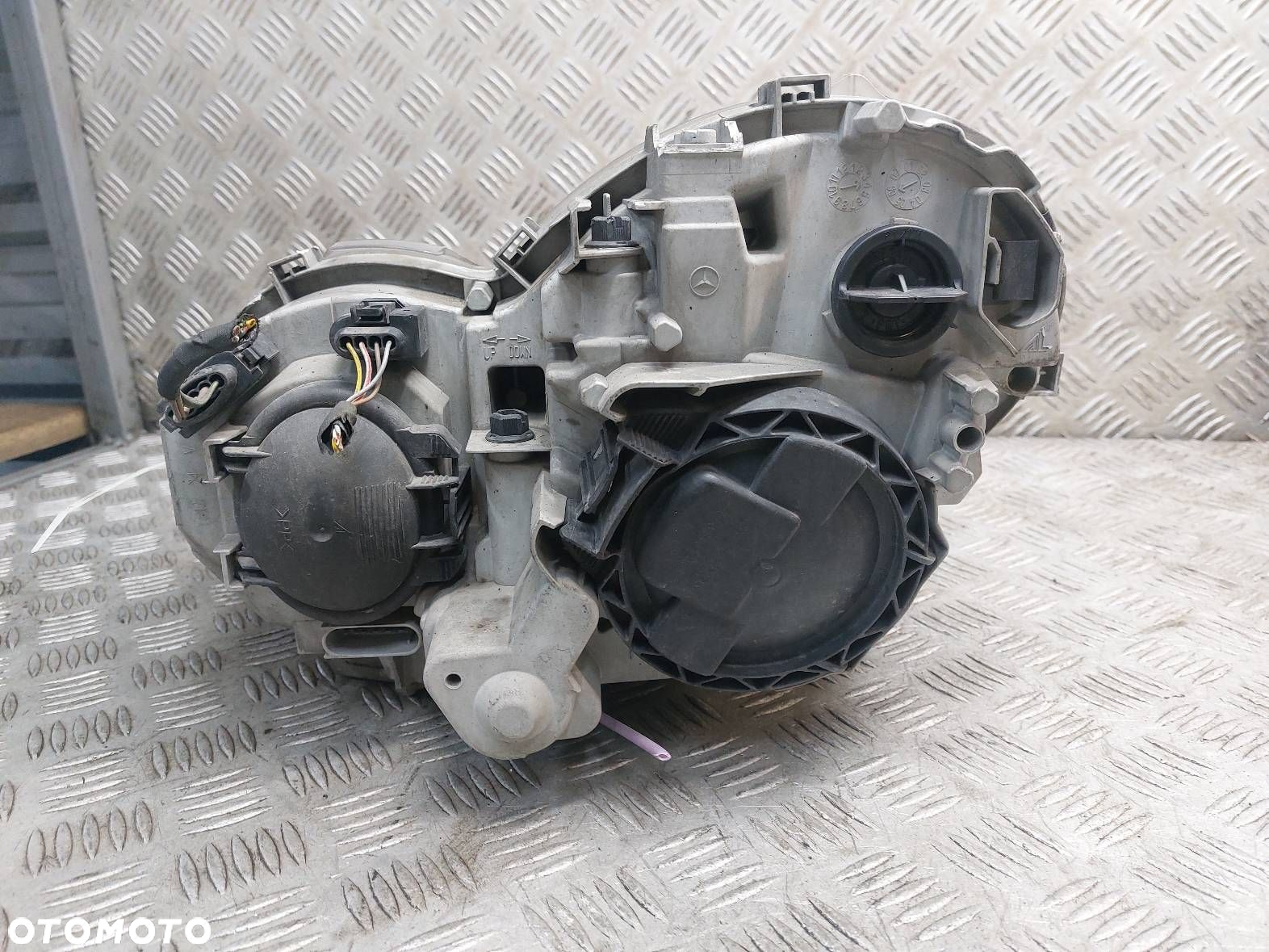 LAMPA PRAWY PRZÓD MERCEDES-BENZ W203 C180 2038201859 1307329088 - 4