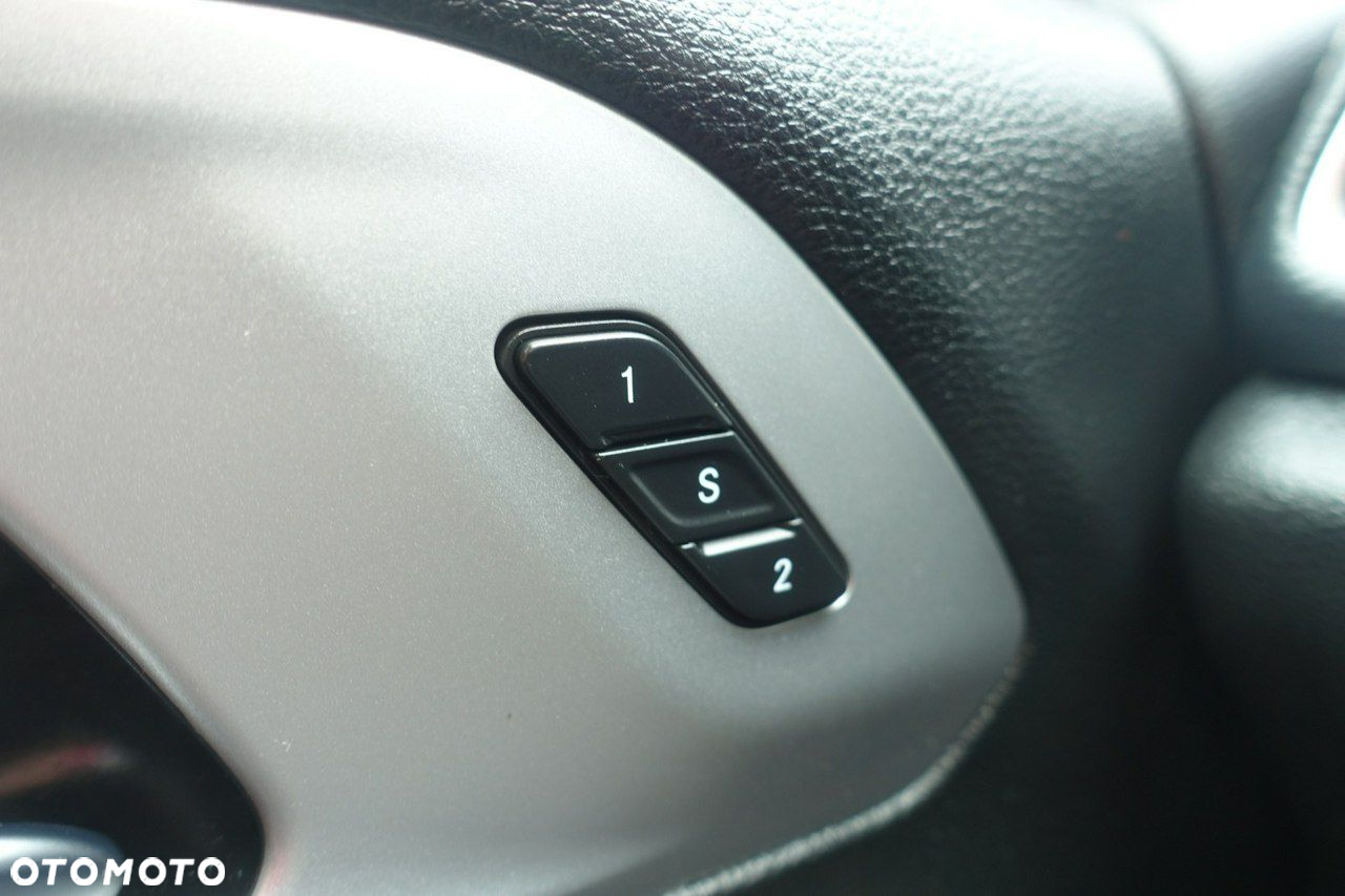 Chrysler Pacifica - 33