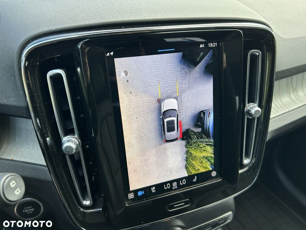 Volvo XC 40 B5 B AWD Geartronic RDesign - 24