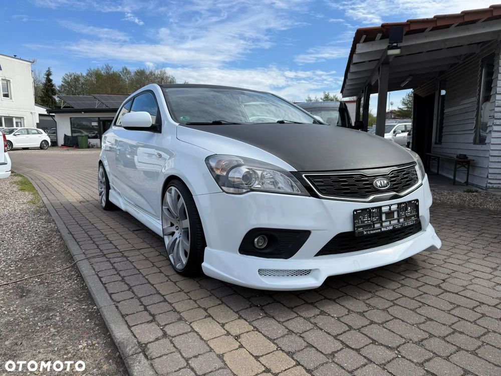Kia ProCeed - 1