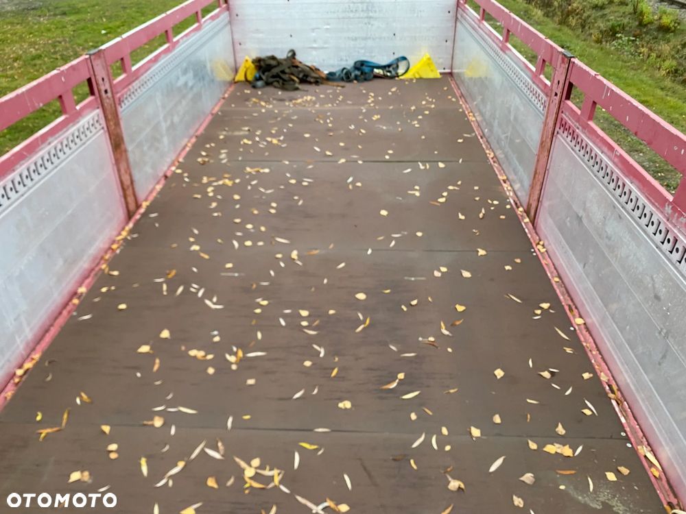 Schwarzmuller platforma z burtami - 15