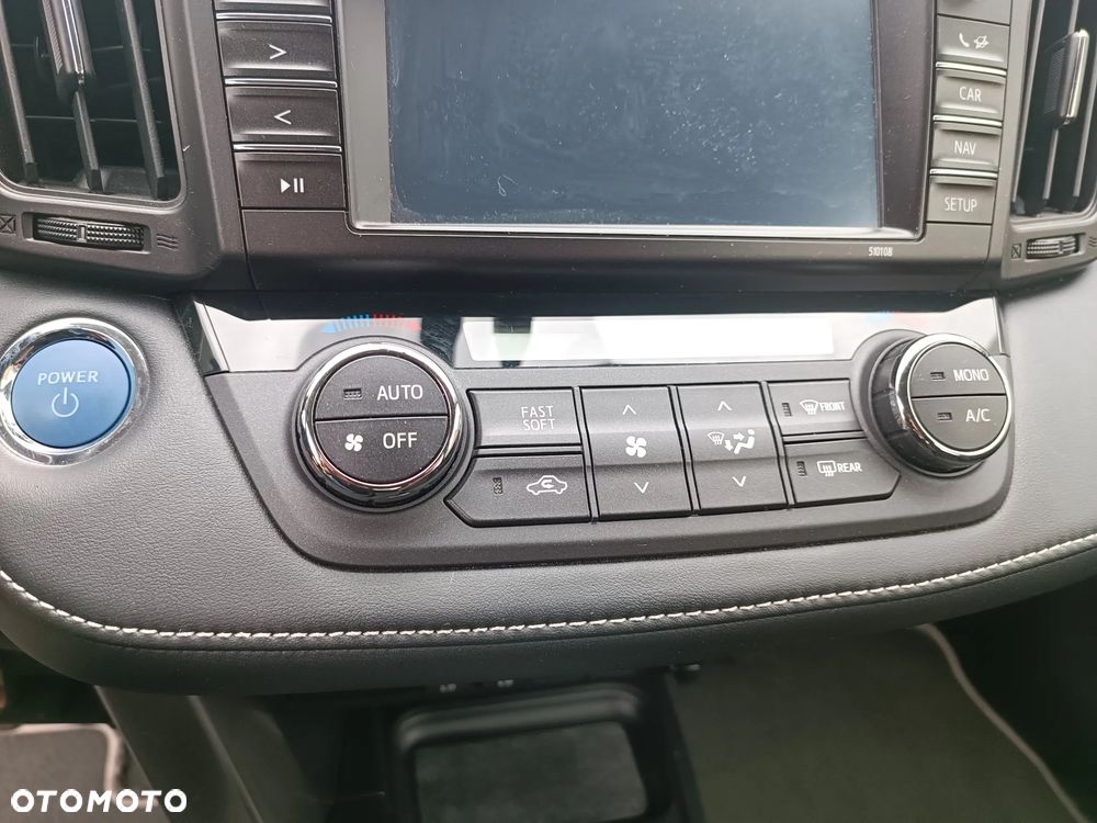 Toyota RAV4 Hybrid Premium 4x4 - 18