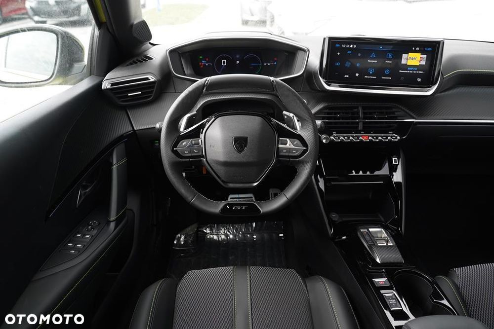 Peugeot 208 - 12