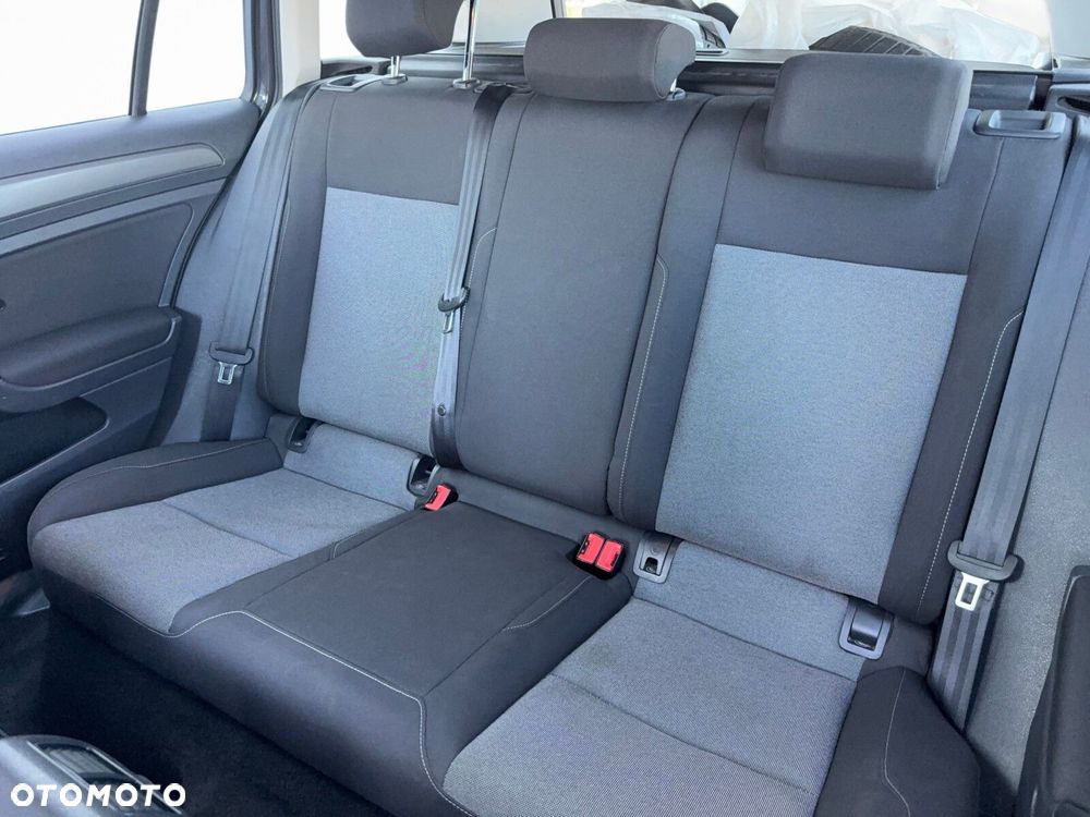 Volkswagen Golf Variant - 10