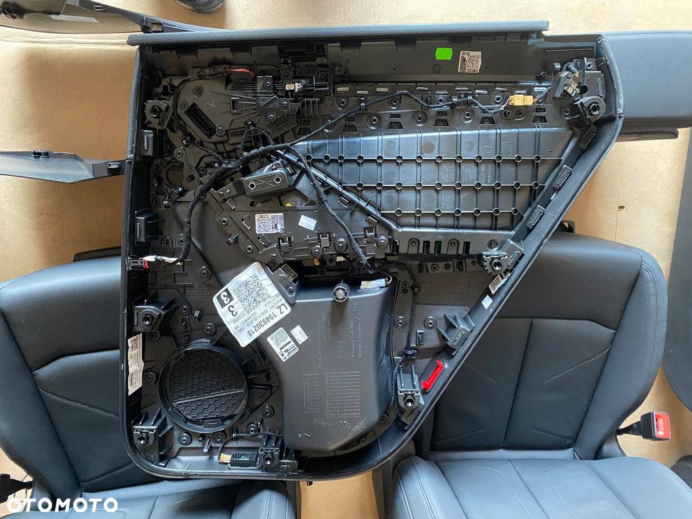 Audi Q3 83A kompletny środek Fotel fotele kanapa skóra boczki czarne 26km - 26