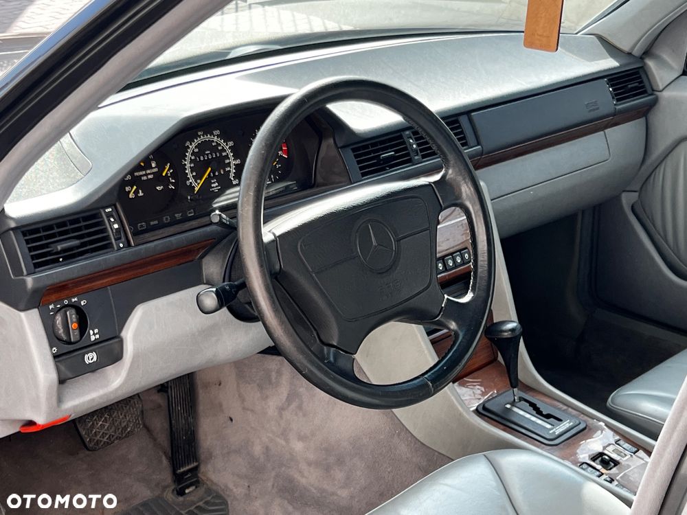 Mercedes-Benz W124 (1984-1993) - 13