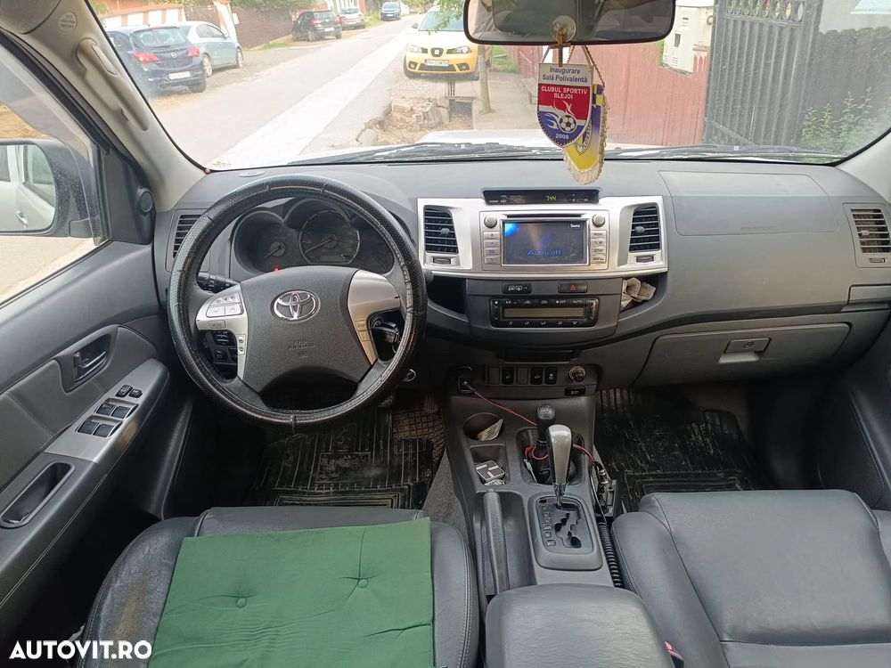 Toyota Hilux - 5