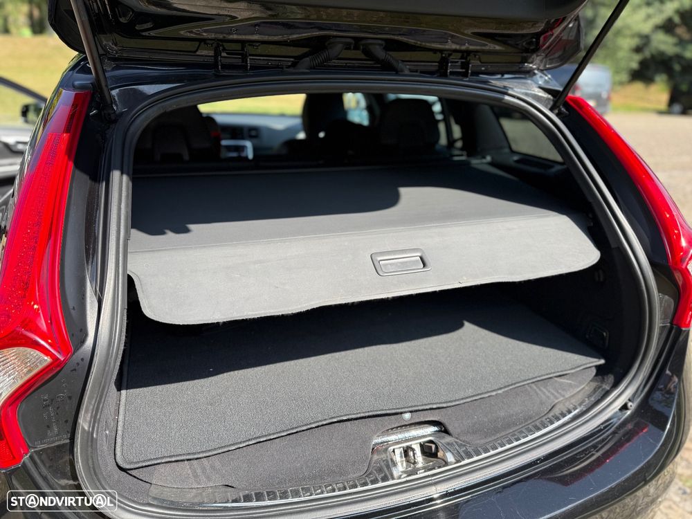 Volvo V60 D6 Plug-In-Hybrid AWD Geartronic Momentum - 17
