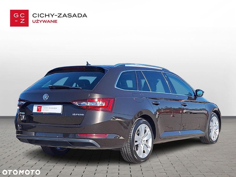 Skoda Superb 2.0 TDI Style DSG - 5