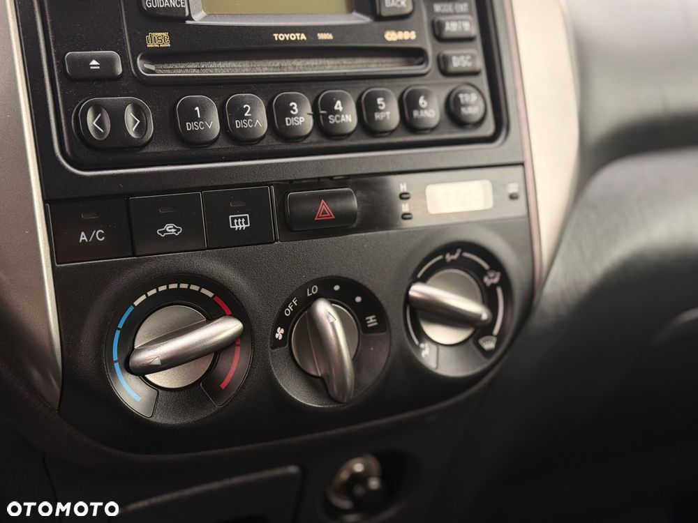 Toyota RAV4 - 19