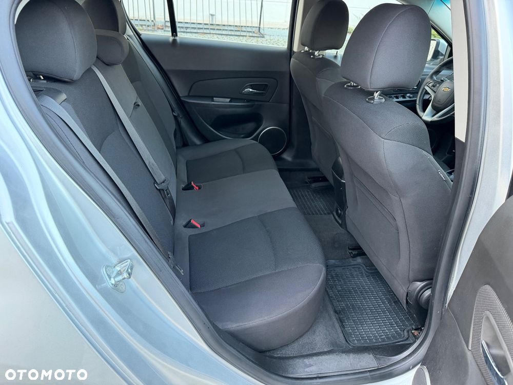 Chevrolet Cruze 1.6 LT - 16