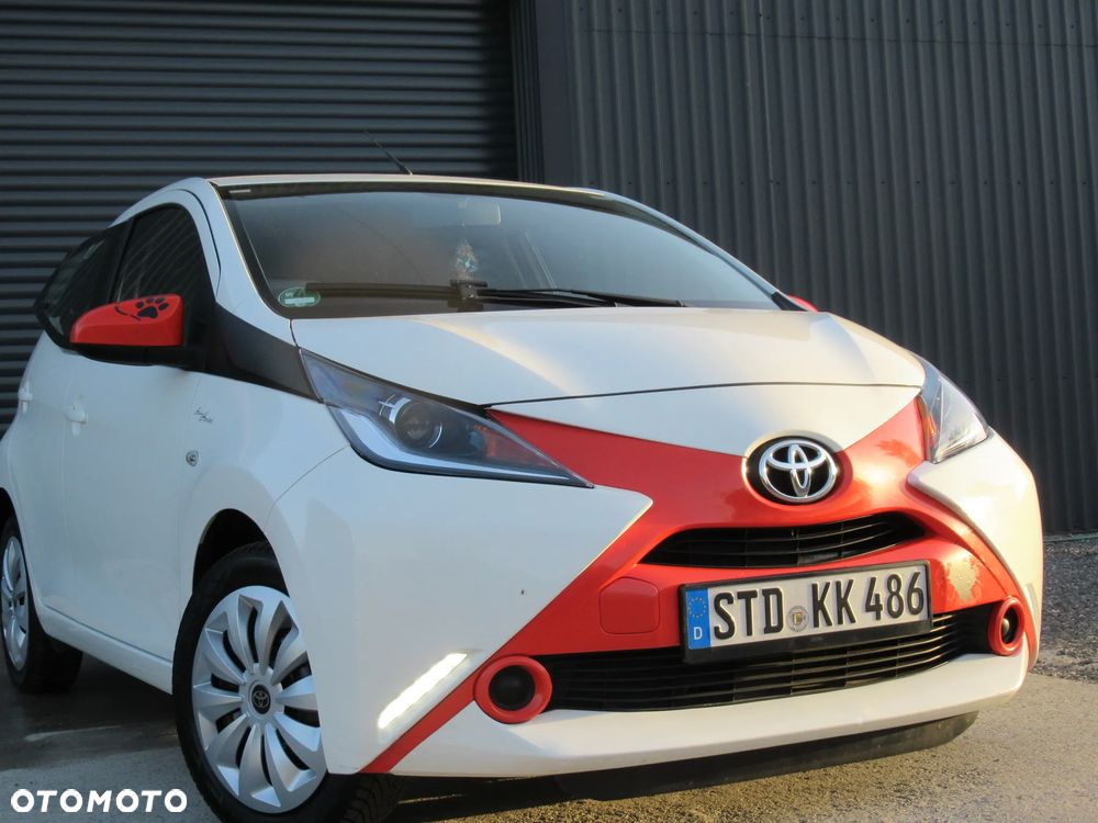 Toyota Aygo x-play - 1