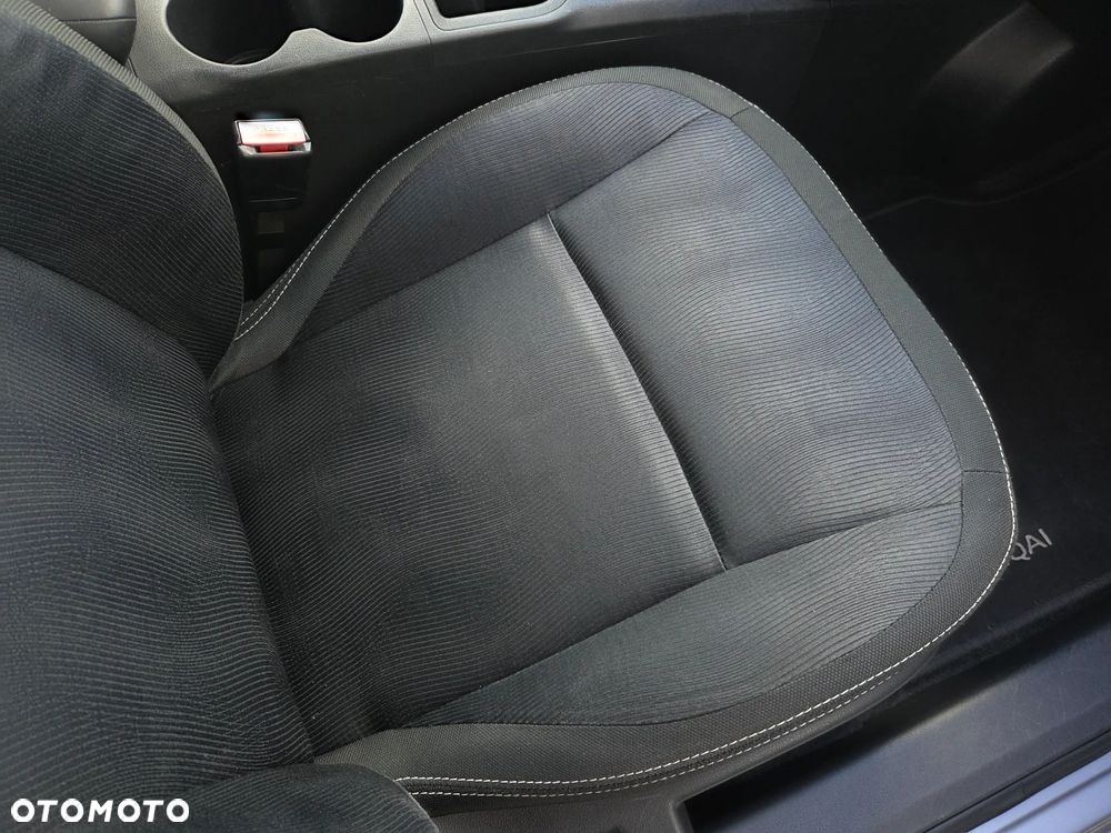 Nissan Qashqai 2.0 dCi DPF acenta - 14