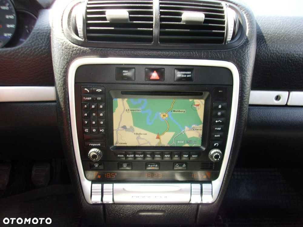 Porsche Cayenne - 20