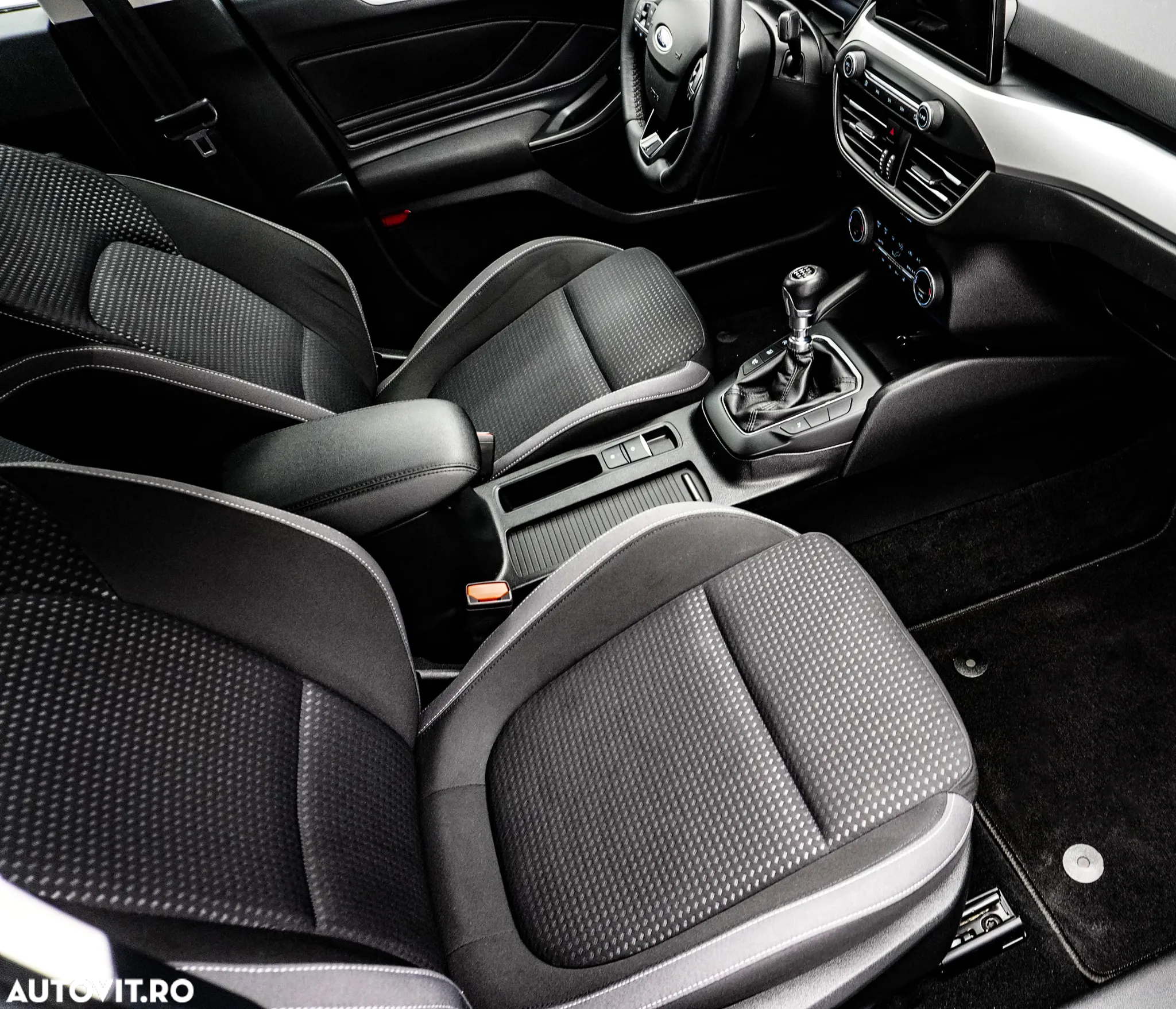 Ford Focus 1.0 EcoBoost Titanium Business - 13