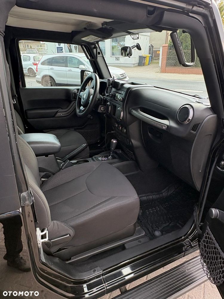 Jeep Wrangler 3.6 Sahara - 9