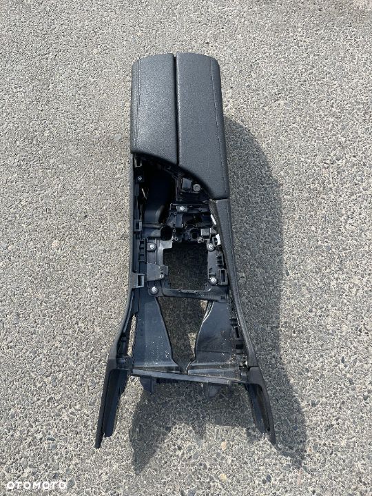 Tunel podłokietnik skóra czarna Bmw f10 Europa