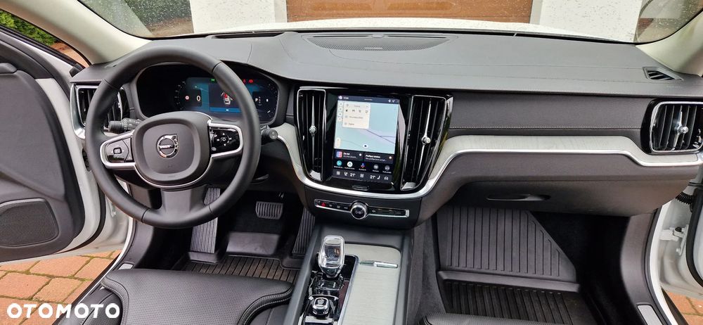 Volvo V60 Cross Country - 6