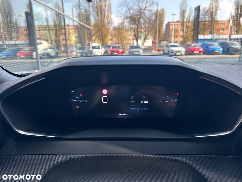 Peugeot 2008 PureTech 100 Allure S&S BVM6 - 17