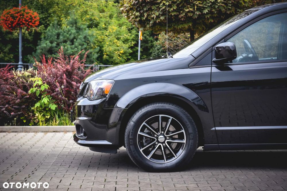 Dodge Grand Caravan 3.6 R/T - 11