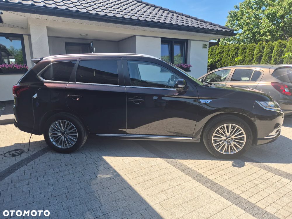 Mitsubishi Outlander Intense + - 30