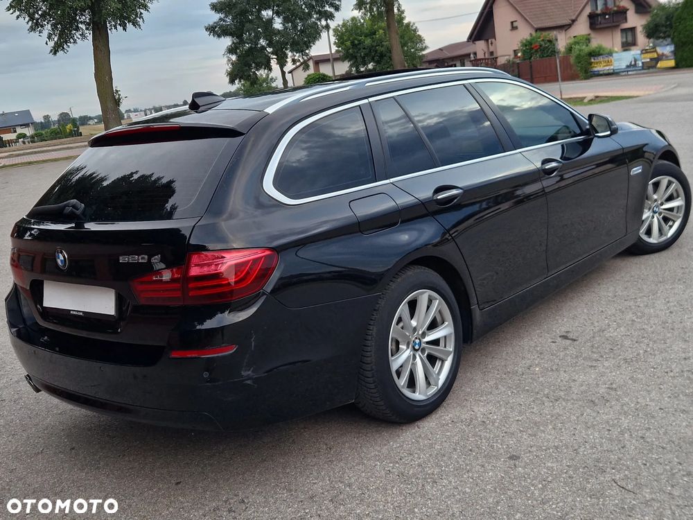 BMW Seria 5 520d xDrive - 11