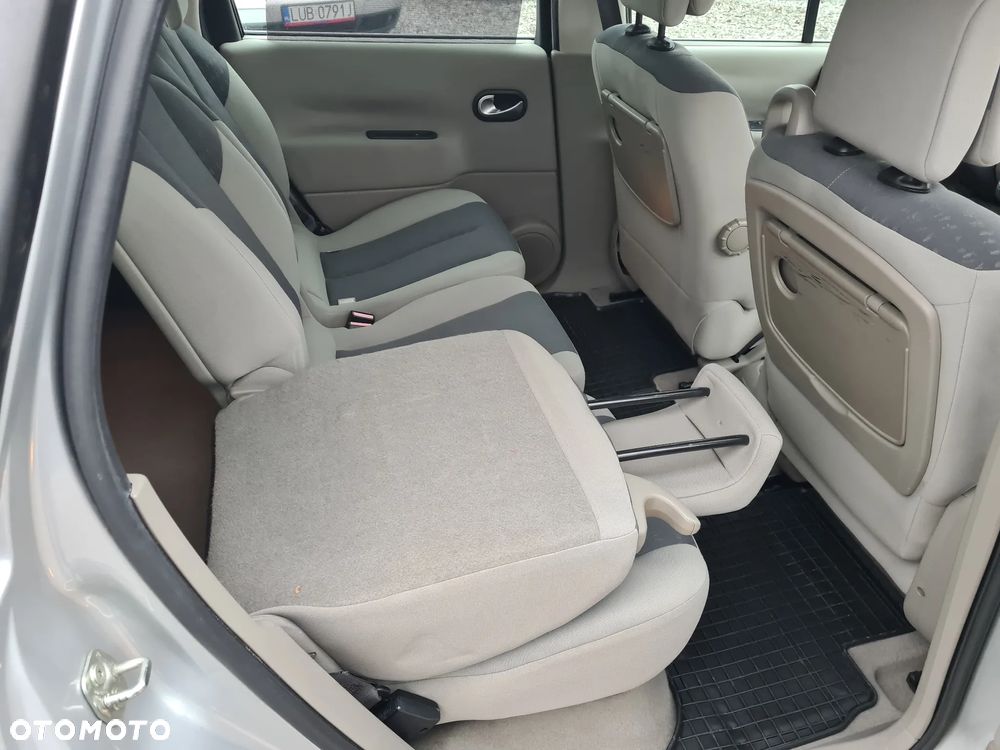 Renault Scenic 2.0 16V Privilege - 21