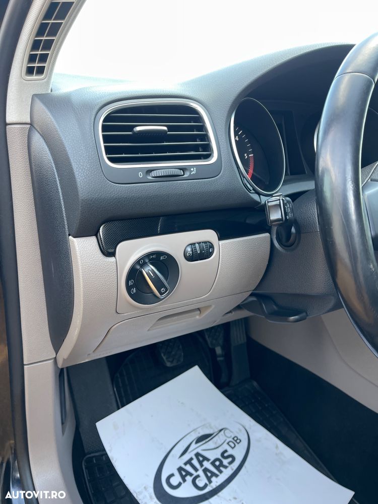 Volkswagen Golf - 34
